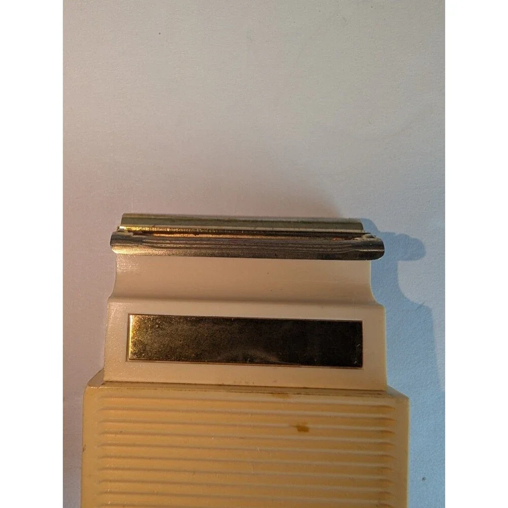 Vintage 1957 Eversharp Blade Shaving Razor Pocket Style 2 in x 1.5 in